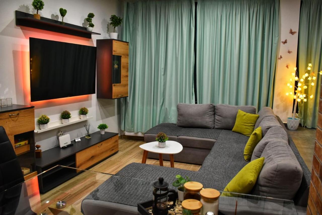 Alexander Apartment Serres